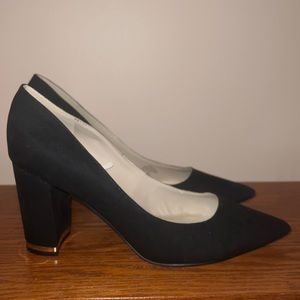 MARC FISHER GILDY SUEDE DRESS WOMEN’S PUMP. Size 11 make offer